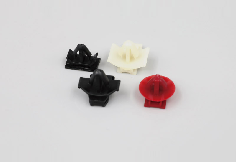 帶箭頭的汽車(chē)卡扣適用于圓孔